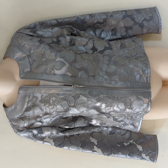 Colleen Lopez Best Dressed Silver Faux Leather And Mesh Jacket - Picture 3 of 16